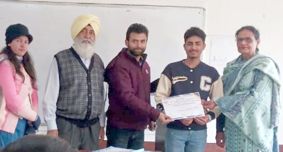 A crash course on 'Computer Fundamentals and Cyber Security' was conducted in Khalsa College
